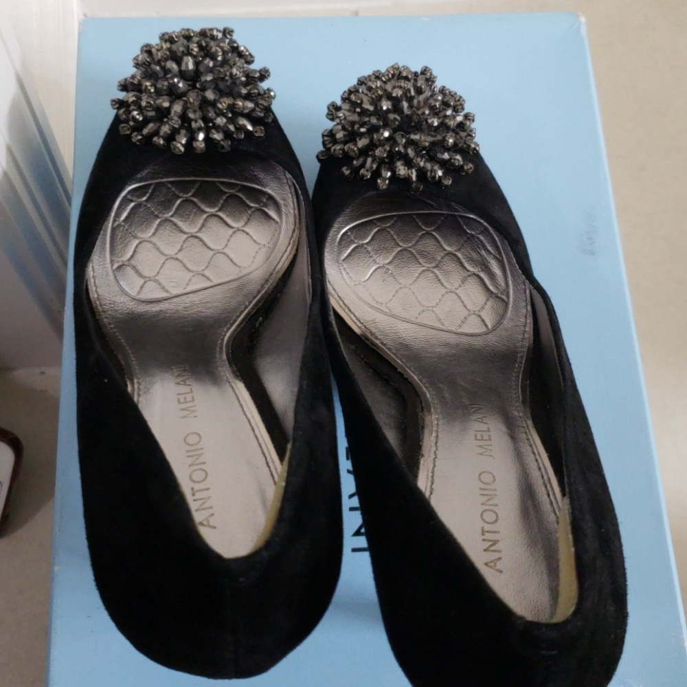 Shoes - Picture 3 of 5